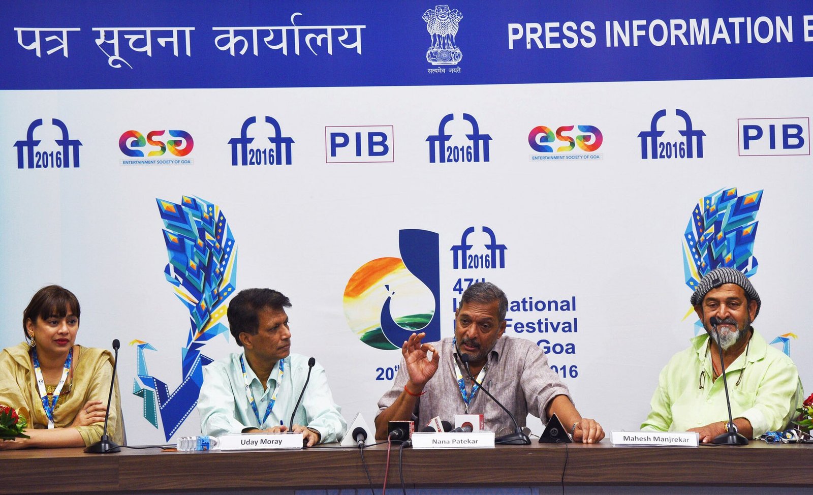 Nana Patekar and director Mahesh Manjrekar at a Natsamrat press conference at IFFI 2016